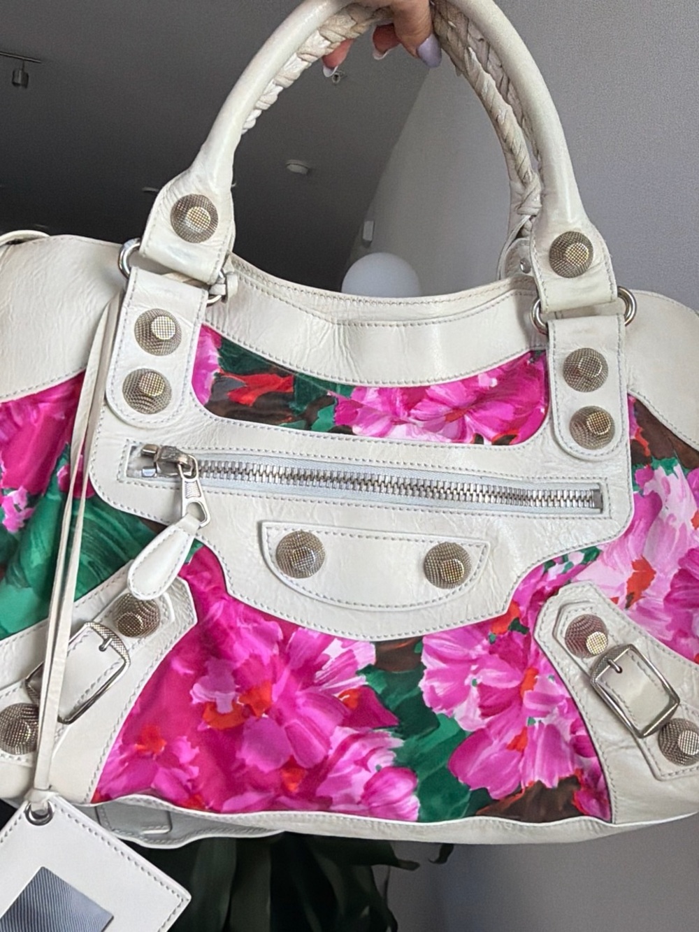 Authentic Balenciaga white & pink floral print city bag in medium size - Picture 2 of 7
